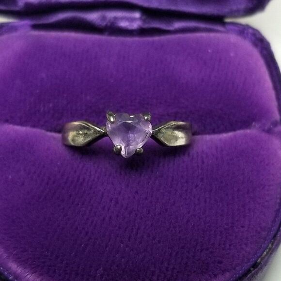 Vintage Sterling Silver Purple Heart Solitaire Ring, Size 6 1/2 Band, Estate - Picture 9 of 9